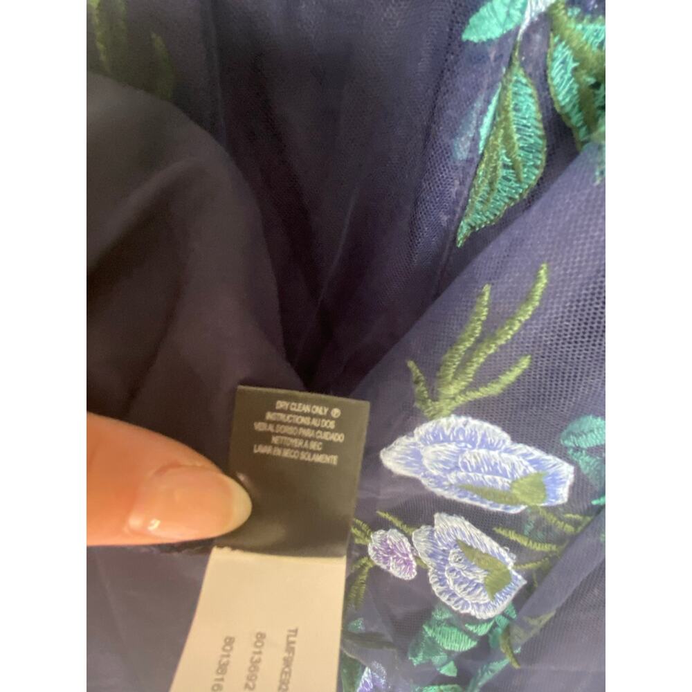 Tahari ASL Floral Embroidered Dress Size 6 - Picture 10 of 11